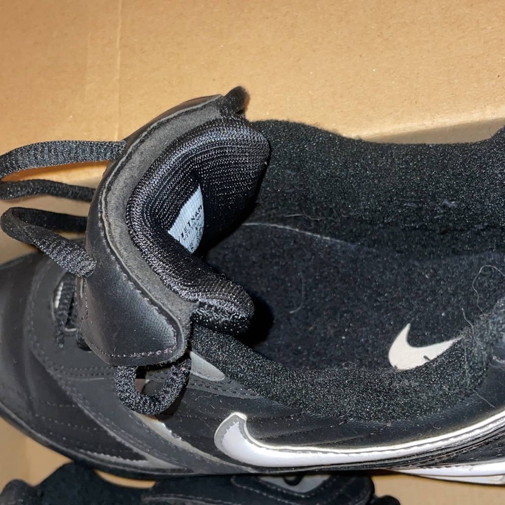 Nike Baseball Cleats - Picture 4 of 4